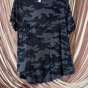 NWT Old navy tshirt